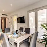 Dom wakacyjny Golden Lemon - Modern House In Countryside *