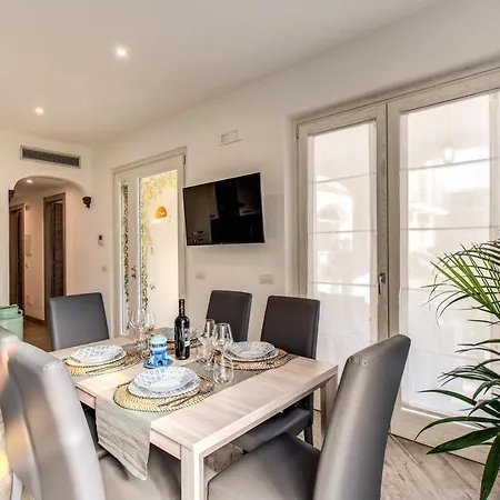 Holiday home Golden Lemon - Modern House In Countryside *