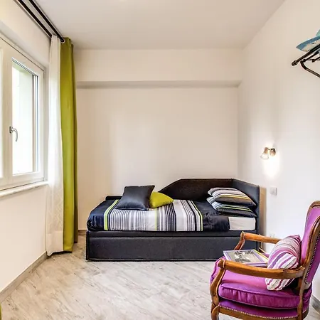 Holiday home Golden Lemon - Modern House In Countryside *